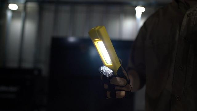 Yellow Jacket 600 Lumen LED Rechargeable Handheld Task Light with