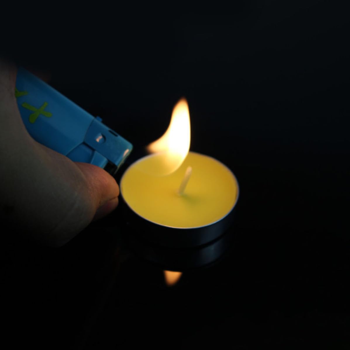 Kichvoe Tea Light Candles Smokeless Candles 50pcs White Paraffin Round Fine Workmanship to Add Romantic Ambiance for Wedding Proposal and Party Use for Dinner and Celebration
