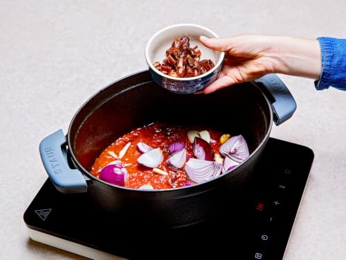 Foto von STAUB Cocotte, Gusseisen Bräter mit Deckel, 33 cm, 6,7 L, Oval, Alle Herdarten inkl Induktion, Made in France, Schwarz