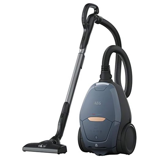 AEG VX82-1-5DB Staubsauger mit Beutel / XL-Softräder / 600 Watt / Zusatzdüsen und Staubbeutel / für Hart- & Teppichböden / 12m Aktionsradius / Denim Blue