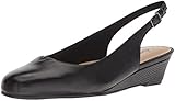 1 1/4' Heel Trotters Women\'s Lenore Pump, Black, 10.5 N US