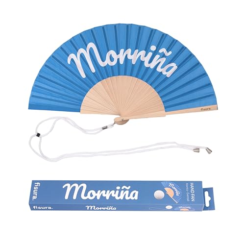 Fisura – Abanico original con mensaje “morriña”. Abanico de madera moderno y colorido. Ventilador de mano azul. Colgador incluido. Medidas: 42,5 x 23 cm