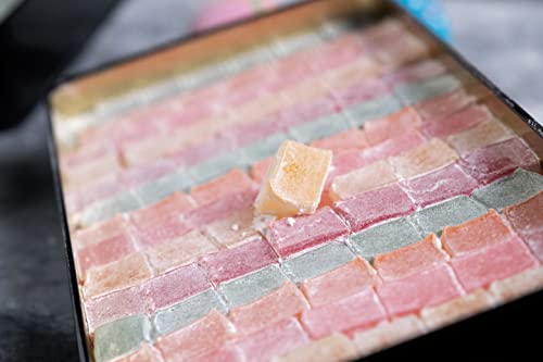 Mughe Gourmet Türkische Delight Süßigkeiten, elegante Zinnbox - 750g - Halal, vegan - Lokum Fruchtgeschmack: Rose, Erdbeere, Zitrone, Orange, Minze - Geschenk für besondere Anlässe, Geburtstage