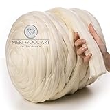 BESONDERS DICKE UND WEICHE MERINOWOLLE: Unsere Merinowolle ist ein besonders dickes Garn mit einer Materialstärke von ca. 50 mm, wenn das Garn vom Knäuel abgewickelt wird. 1 kg entspricht 50 Meter Garn. Die 25 Mikron Merinowolle wird aus hochwertiger Merinoschafwolle hergestellt und ist besonders flauschig, weich und angenehm auf der Haut.  