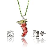 Un juego de joyas para los fans del universo de Star Wars. Este juego de collar y aretes cuenta con un collar festivo Grogu y aretes de cristal transparente