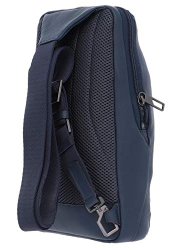 Bolso bandolero personalizable Piquadro, la máxima elegancia en marroquinería exclusiva 4