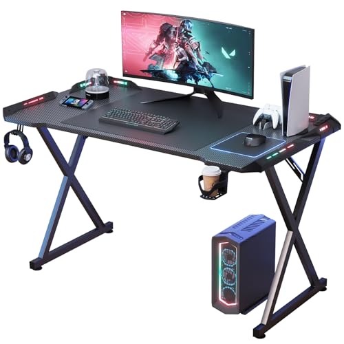 Hellove Bureau Gaming LED 120×60cm, Table de Jeu avec LED, Bureau Robuste pour Ordinateur Ergonomique avec Porte-gobelet et Crochet pour Casque, Surface en Fibre de Carbone, Noir