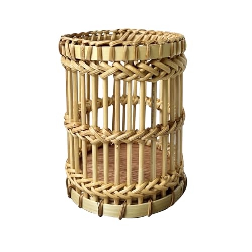 Panier de rangement en rotin pour un bureau scandinave épuré