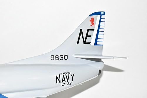 Miniatura 6 de Squadron Nostalgia LLC VA-22 Fighting Redcocks A-4 (1969) Modelo, escala 1/27, caoba, azul marino