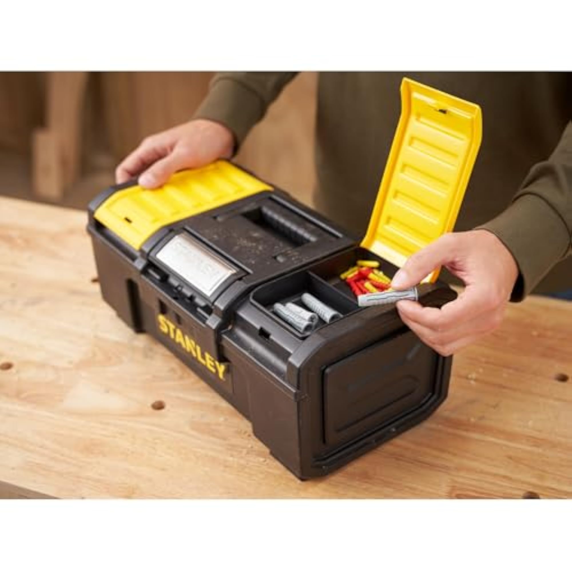 Heavy-Duty Portable Plastic Tool Box, 16 Kg Capacity