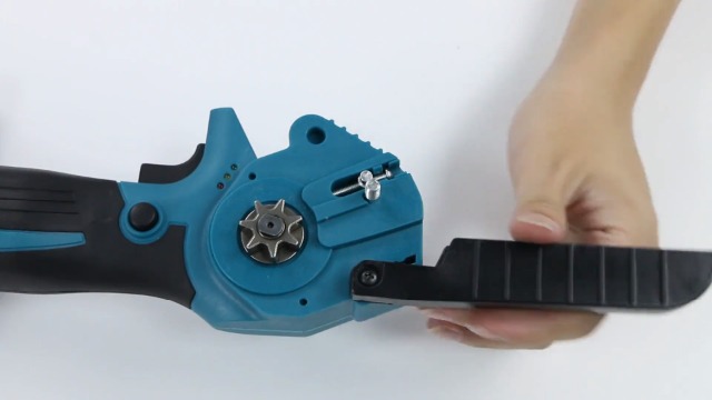 Mini Kettensäge mit Akku,HUWDER 6-Zoll Bürstenlose Mini-Kettensägen Elektro mit 2 Akku,2 Ketten,Handkettensäge Akku für… – Bild 8