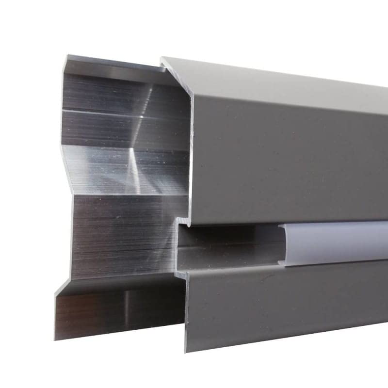 Renoplast® C2 Aluminium Sockelprofil Abschlussprofil | Höhe: 8cm Dicke: 2,5cm Länge: 200cm Farbe: Braun | Sockelleiste Sockelbekleidungen Sockel Profil Fußleisten | Belüfteten Fußböden