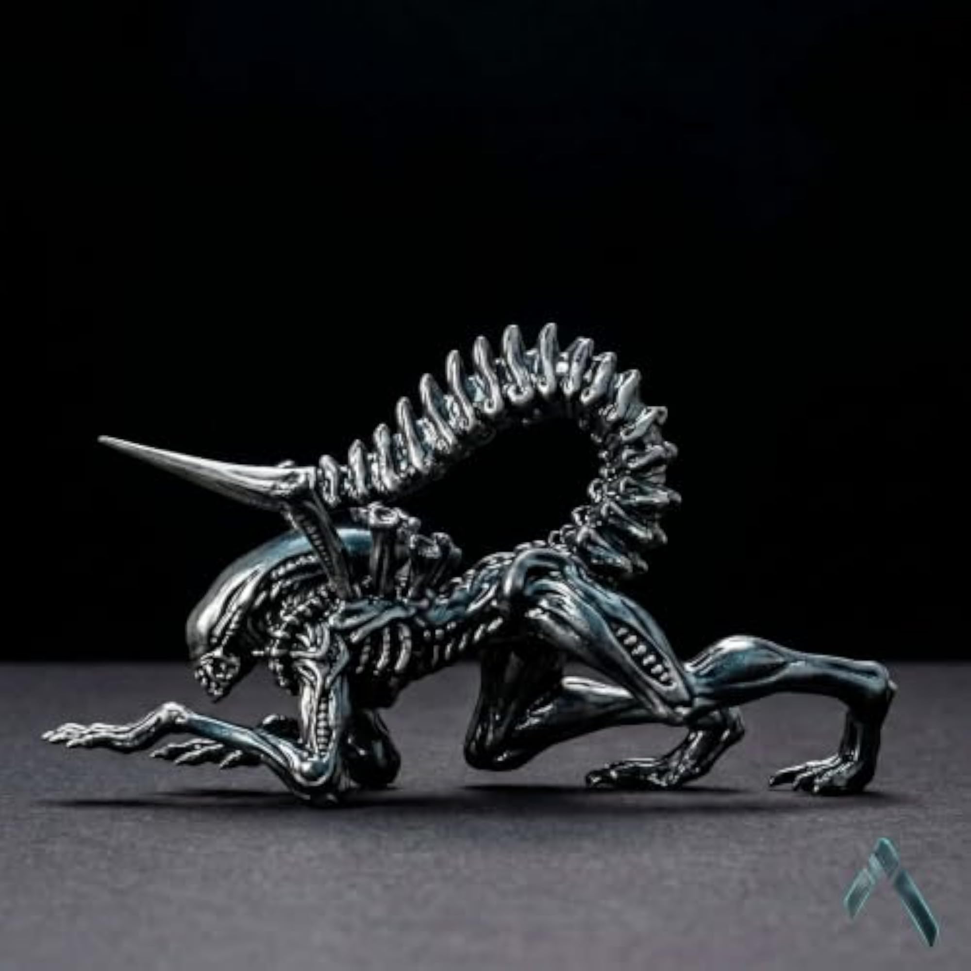 Alien Creature Figurine, Sci-Fi Horror Tabletop Collectible Model