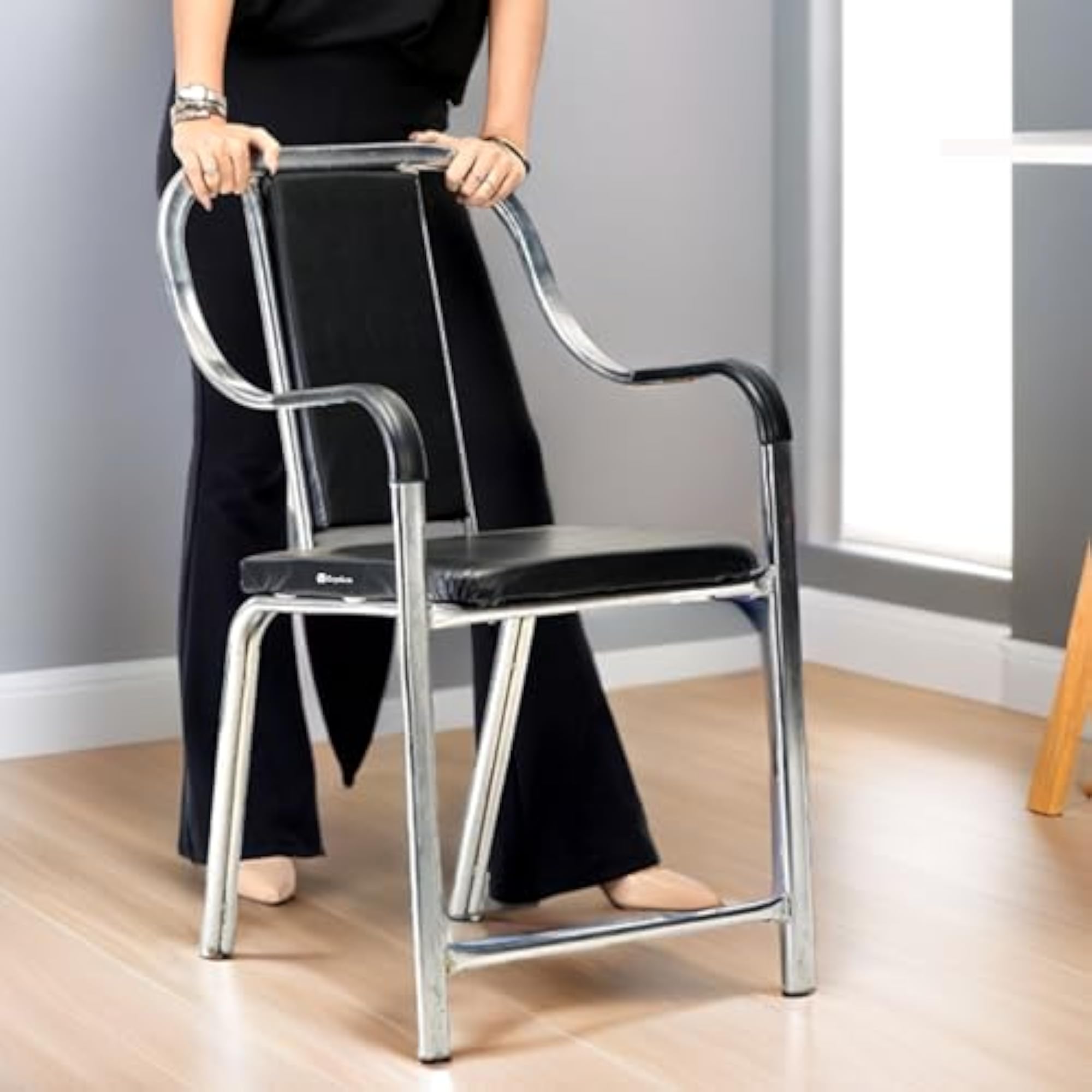 Comfortable Office Chair with Armrest