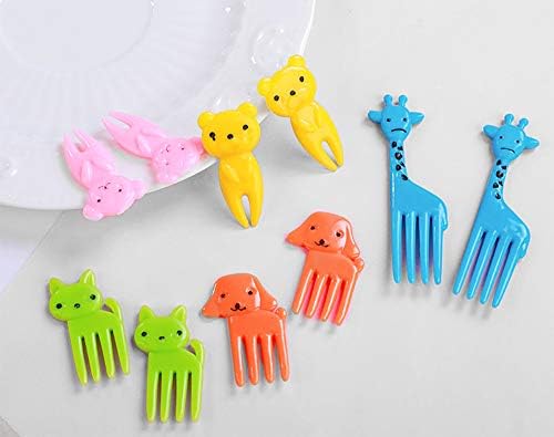 Gwotfy Animal Kids Food Pick Forks, 40pcs Animal Fruit Picks Bento Box Food Picks Animals Food Toothpicks Mini Cute Cartoon Toothpick Sticks Decor for Cake Desserts Fruit Party Supplies, Colour random