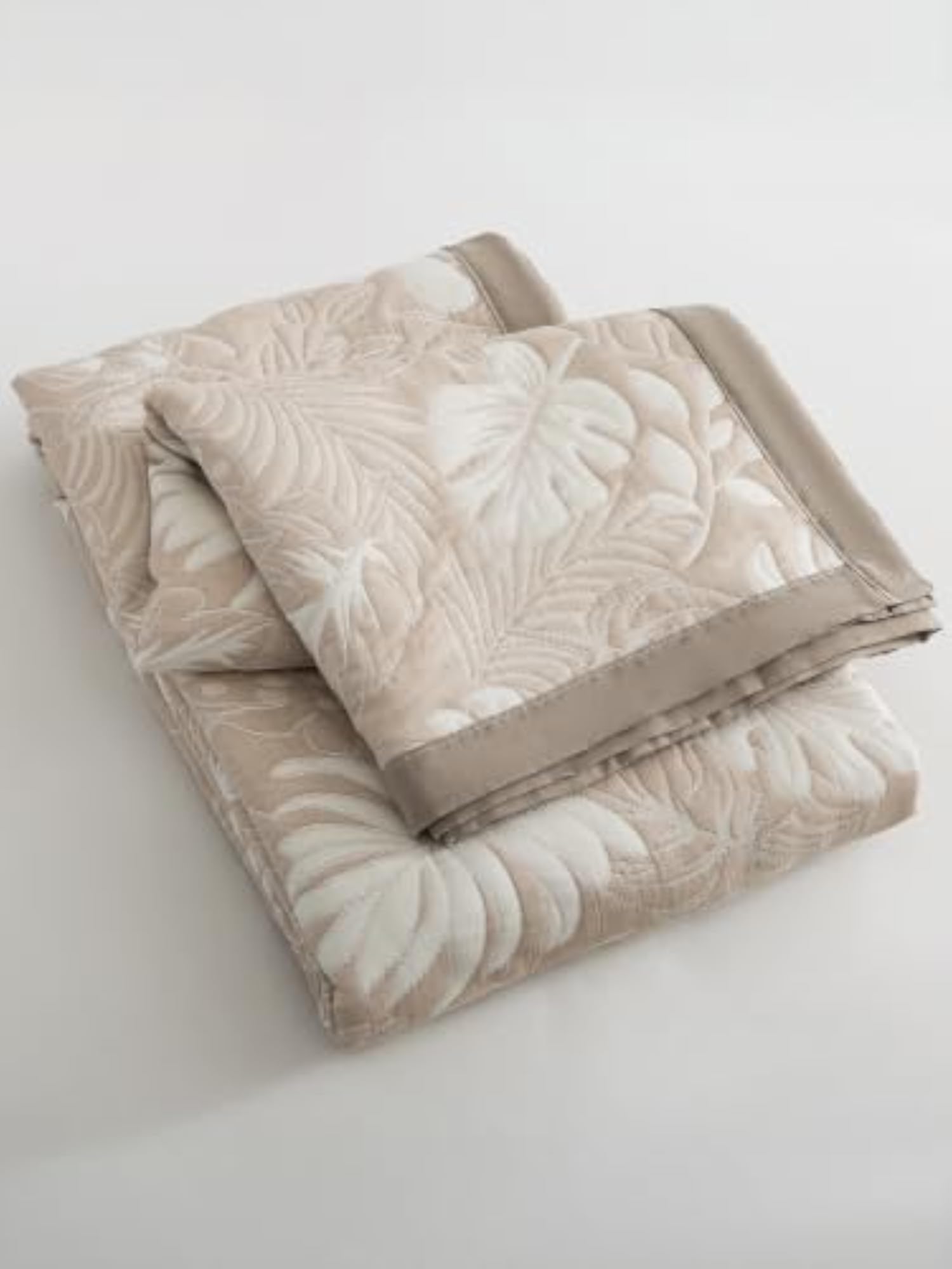 Fashion Abstract Leaves Weave Light Brown and White Bedspread