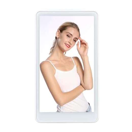 Compact Magnetic Phone Screen for Selfies