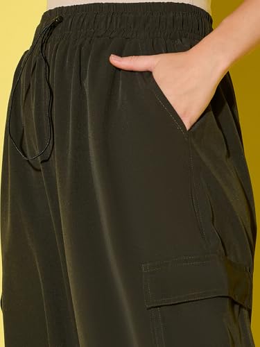 Image of Buynewtrend Women Loose Fit Parachute Trousers | High Waist Cargo Trouser Pant