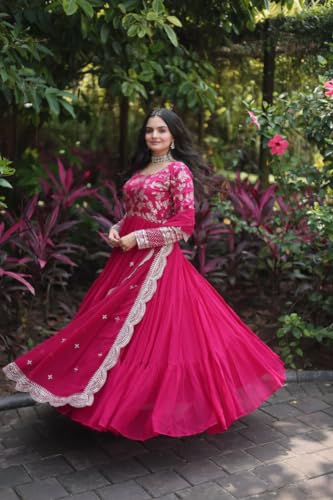 Image of Dresser Women's Embriodered Round Neck Flared Anarkali Kurta Set