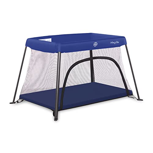 Dream On Me Travel Light Playard mit Netz-Reißverschluss-Tür in Marineblau Cover