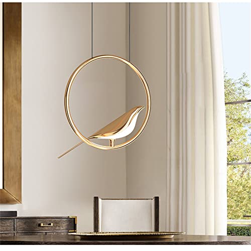 Lustre oiseau nordique pour une chambre parentale zen et lumineuse