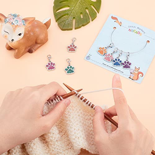 NBEADS 8 Stück Hundepfote Maschenmarkierer, 8 Stile Emaillelegierung Häkelstichmarker Charms Abnehmbarer Baumelnder Verriegelungsstichmarker Zum Stricken Weben Nähzubehör Quilten Handgemachter Schmuck