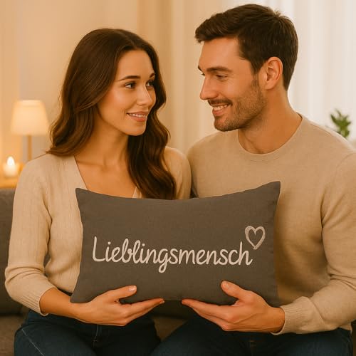 KAMACA Lieblingsmensch Kissen 30x50 cm Flauschig gefülltes Kuschelkissen grau mit Aufschrift und Reißverschluss Geschenk für Partner, Freundin, Kollegen oder Familie Bezug aus 100% Baumwolle (GRAU)