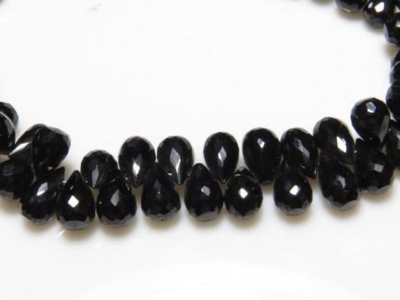 Spinel noir pour créer des bijoux élégants au quotidien en pierres