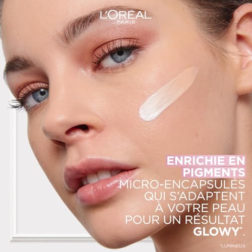 L’Oréal Paris - BB Crème C’est Magic - Perfecteur de Teint 5 en 1 - Crème Teintée Hydratante 24H - Tous Types de Peaux - Couvrance Légère et Naturelle - SPF 11 - Teinte : Clair (02) - 30 ml