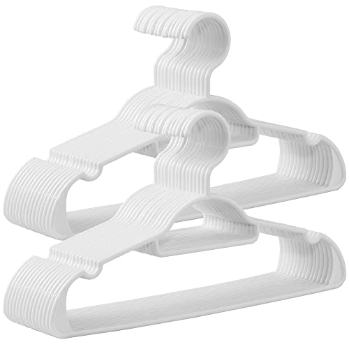 SONGMICS 30-Pack Lightweight Plastic Hangers for Space-Saving Closet Organization