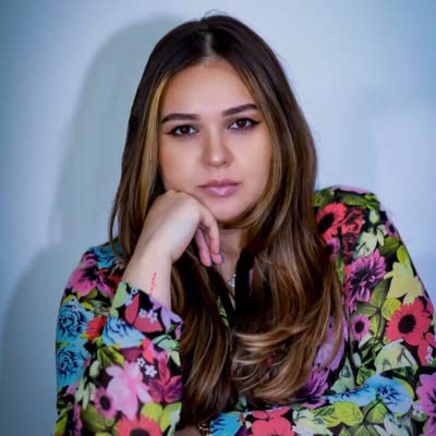 Beyond the Hustle: Finding Financial Freedom as a Latina Artist