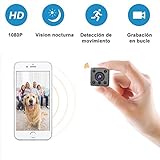 Gran angular súper grande y tamaño ultra mini: la mini cámara espía tiene un tamaño de 3.3 * 3.3 * 3.3 cm, compacta y portátil. La cámara wifi oculta tiene una lente gran angular de 150 ° para que pueda grabar un rango muy amplio. La mini cámara tiene un soporte de imán que se puede usar fácilmente. Puede colocarlo en un lugar invisible o donde lo desee. Vigile a su familia, oficina, utilizada como cámaras para bebés / mascotas / familiares.