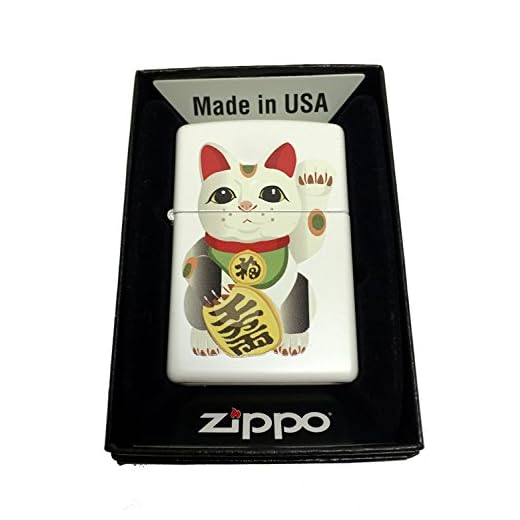 Japanese Maneki Neko Beckoning Cat