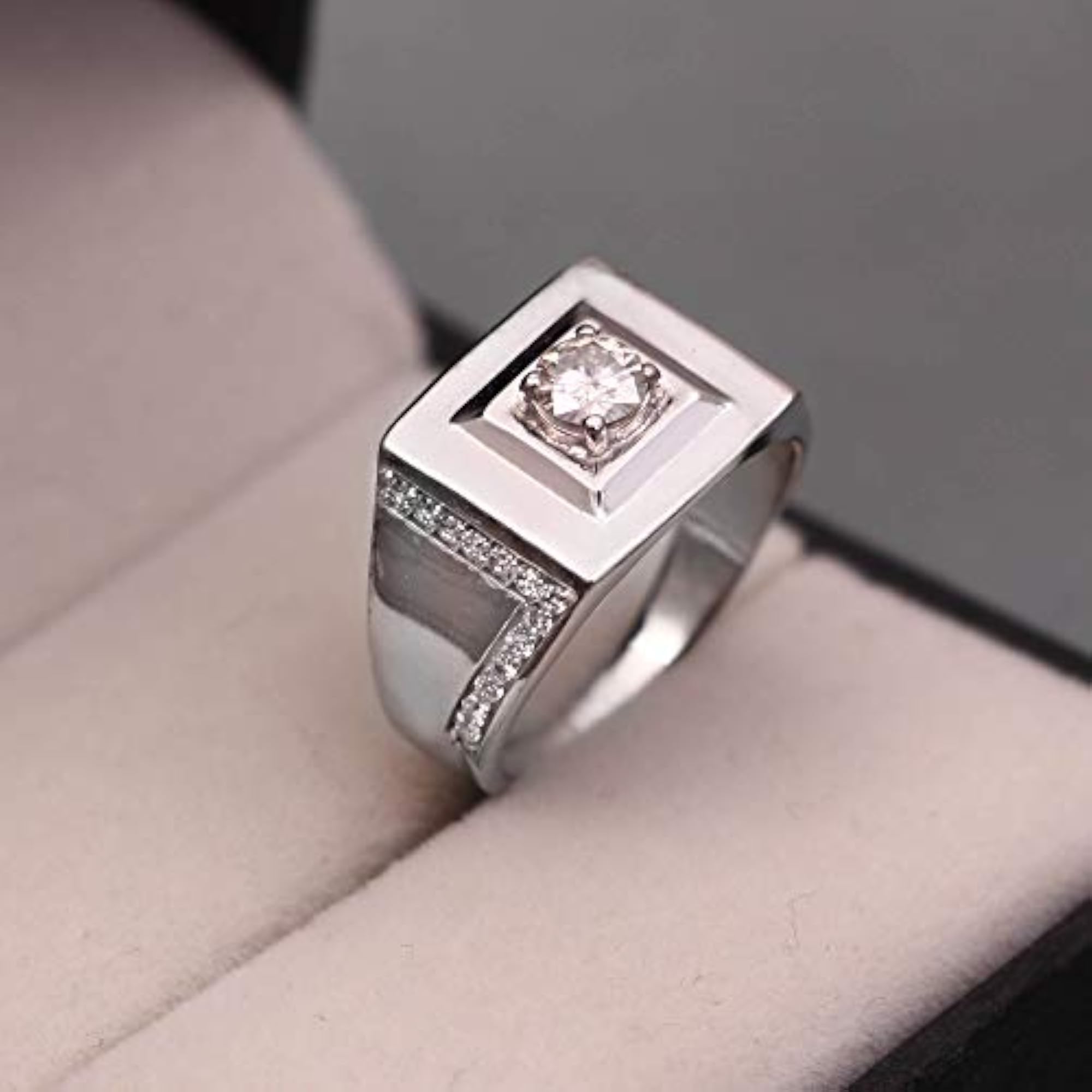 925 Silver Ring for Girls with Moissanite Round Stone