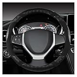 Ajoutez une touche de luxe et de couleur à votre véhicule avec cette housse de volant. Le design élégant et les couleurs vives améliorent considérablement l'apparence de l'intérieur du véhicule. Les tissus respirants quatre saisons garantissent que la housse de volant de voiture reste fraîche en été et chaude en hiver, offrant un confort supplémentaire à chaque trajet.