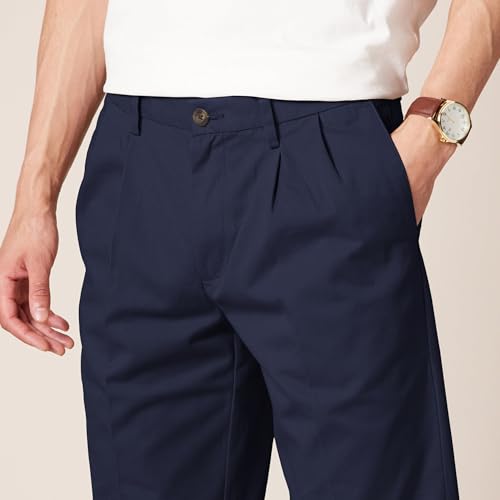 Amazon Essentials Men's Classic-Fit Wrinkle-Resistant Pleated Chino Pant, Navy, 29W x 32L - image 4