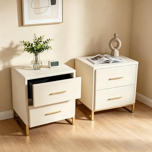 Set comodino: questo set da 2 comodini è composto da due comodini identici e garantisce un quadro complessivo armonioso in camera da letto. Ogni comodino offre spazio sufficiente per oggetti come cellulare, libri e bicchieri, contribuendo a una camera da letto ordinata e pulita