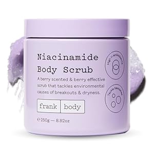 frank body Niacinamide Body Scrub | Gentle Exfoliating Body Scrub with Berry Extracts & Green Tea | Helps to Fight Breakouts & Dryness | Vegan & Cruelty Free | Berry Scent | 250 g/8.82 oz