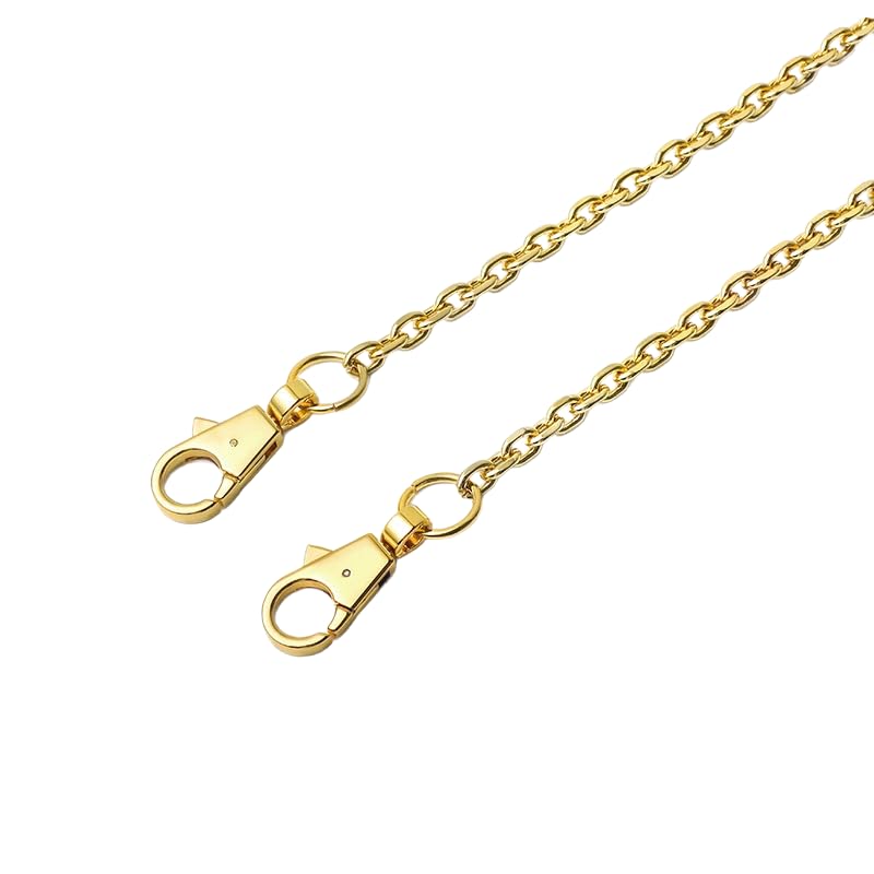 Cadena de extensión para tobillera y llavero en tus looks diarios