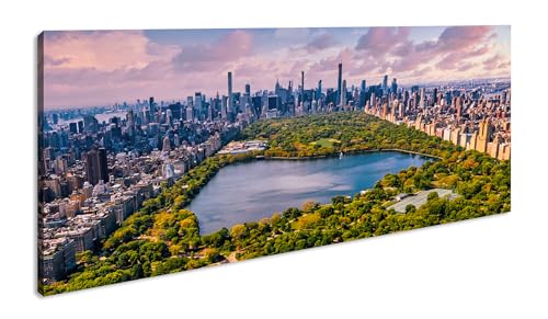 Ein Blick über den Central Park, eingebettet in die mächtige Skyline von New York, bei strahlendem Himmel. Panorama 80x40 cm als Leinwandbild, Motiv gerahmt auf Echtholzrahmen,Digitaldruck