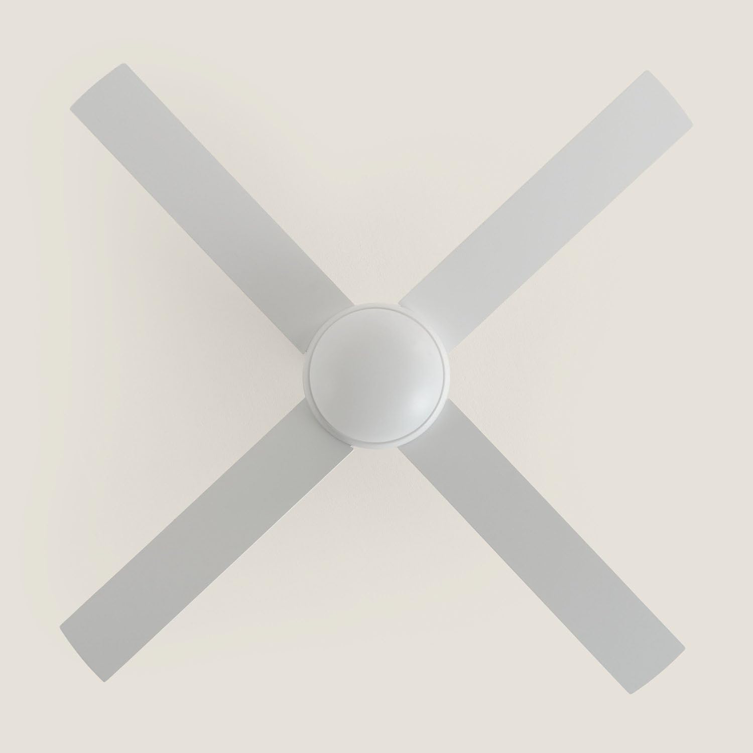 LEDKIA LIGHTING Ventilador de Techo Navy Evo Blanco 132 cm | Luz LED, Motor DC Silencioso 30W, Aspas de Madera Blancas, 6 Velocidades, 48 dB