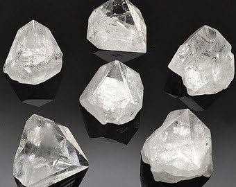 Apophyllite Point/Pyramid