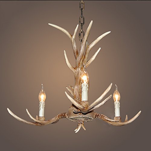 Lustre en cornes de cerf pour une ambiance chalet dans le salon