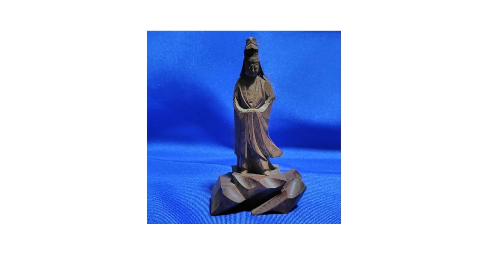 天然黒松（男松）仏像　昭和53年　金比羅宮参拝記念　木彫仏　一刀彫 楽天市場】観音菩薩 木彫り 仏像一刀彫 / 素材：崖柏（ヤーバイ