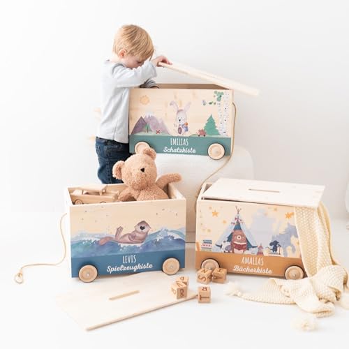 Wunderwunsch® - Personalisierte Spielzeugkiste mit Rollen, Spielzeugaufbewahrung, Geburt Geschenk, Bücherkiste, Holzbox (Hase Schatzkiste)