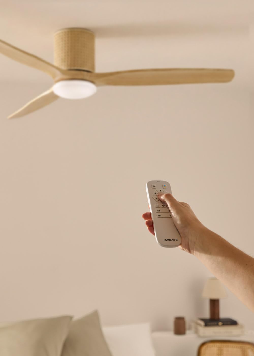 CREATE / WINDCALM RATTAN/Ventilateur de plafond avec lumière en bois naturel avec télécommande / 40W, Silencieux, Ø132 cm, double lumière, 6 vitesses, lumière LED 3 températures, fonction été-hiver