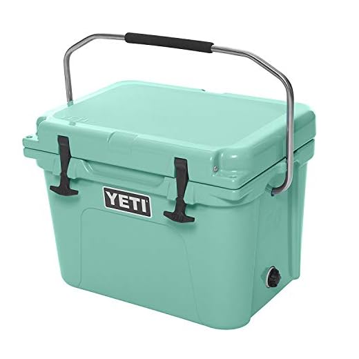 YETI Roadie 20 Cooler, Seafoam