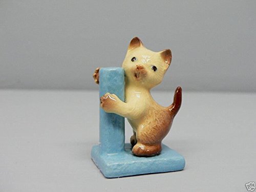 Hagen Renaker - Kitten with Scratching Post