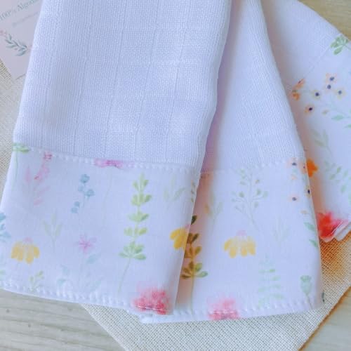 Kit 3 Paninhos de Boca Bebê em Tricoline 100% Algodão com Saquinho Presenteável Primavera