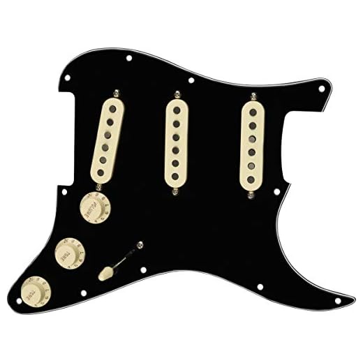 Fender Golpeador Stratocaster Precableado, Pastillas Tex-Mex SSS, Imanes Alnico 5, Instalación Fácil, Sonido Texas Grit, Salida Mejorada, Negro, Hecho en EE.UU.
